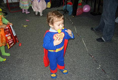 Super Hero<a href="profile.php?lookup=443"> - Poziomka</a><br/>
		         Komentarzy: 1
 Obejrzano:  21227 Ocena: Brak
